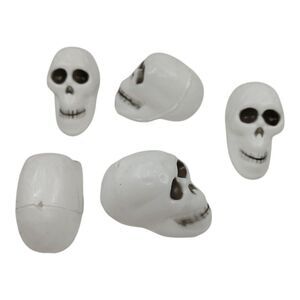 Bag Of 5 Mini Plastic Skulls Halloween Decor Cake Topper Toys Figurines Favors